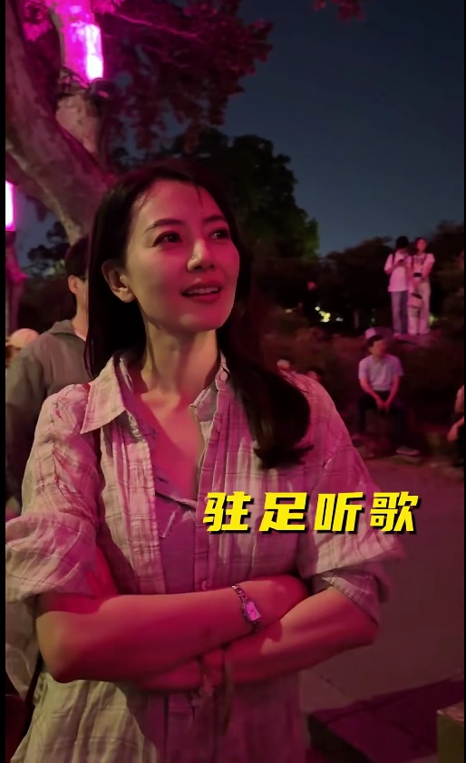 演员高圆圆:谁能拒绝南京鸭血粉丝汤! 演员高圆圆:谁能拒绝南京鸭血粉丝汤!
