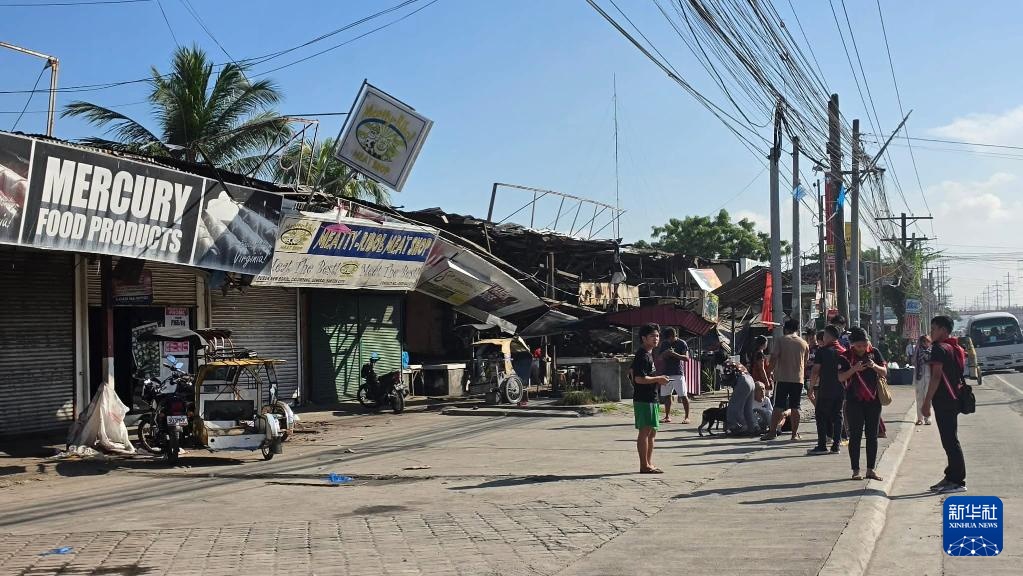 菲律宾强震已致5人死亡 海啸波最高约1.4米 菲律宾强震已致5人死亡 海啸波最高约1.4米