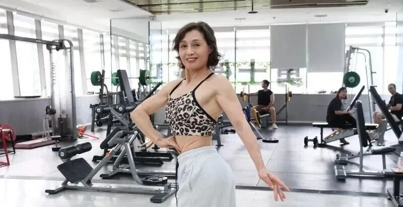 60岁阿姨从癌症患者“逆袭”成全国健美冠军！这10个抗癌习惯值得学