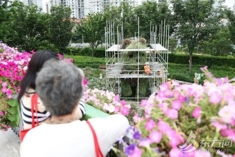 上海“潦草小狗”开启夏季换装,下周继续“营业”!还有新惊喜→ 上海“潦草小狗”开启夏季换装,下周继续“营业”!还有新惊喜→
