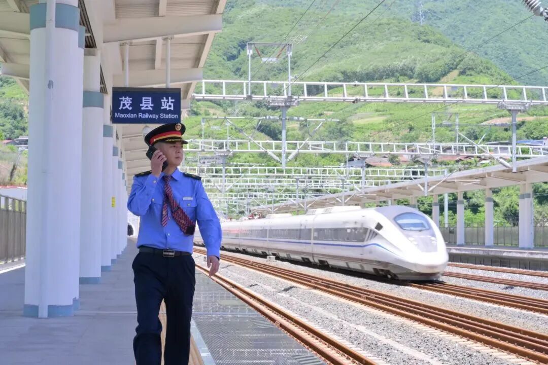 安检仪扫出满屏“红珍珠”?原来是…… 安检仪扫出满屏“红珍珠”?原来是……