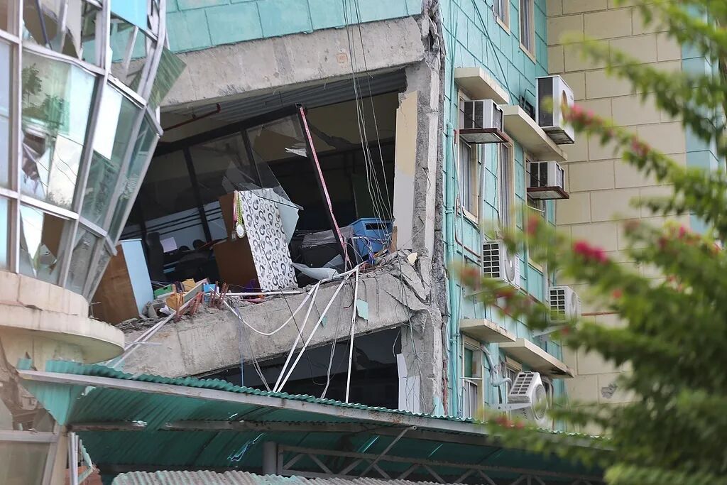 菲律宾地震已致37人死亡 菲律宾地震已致37人死亡