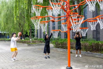 北京建筑大学现网红篮球树 北京建筑大学现网红篮球树