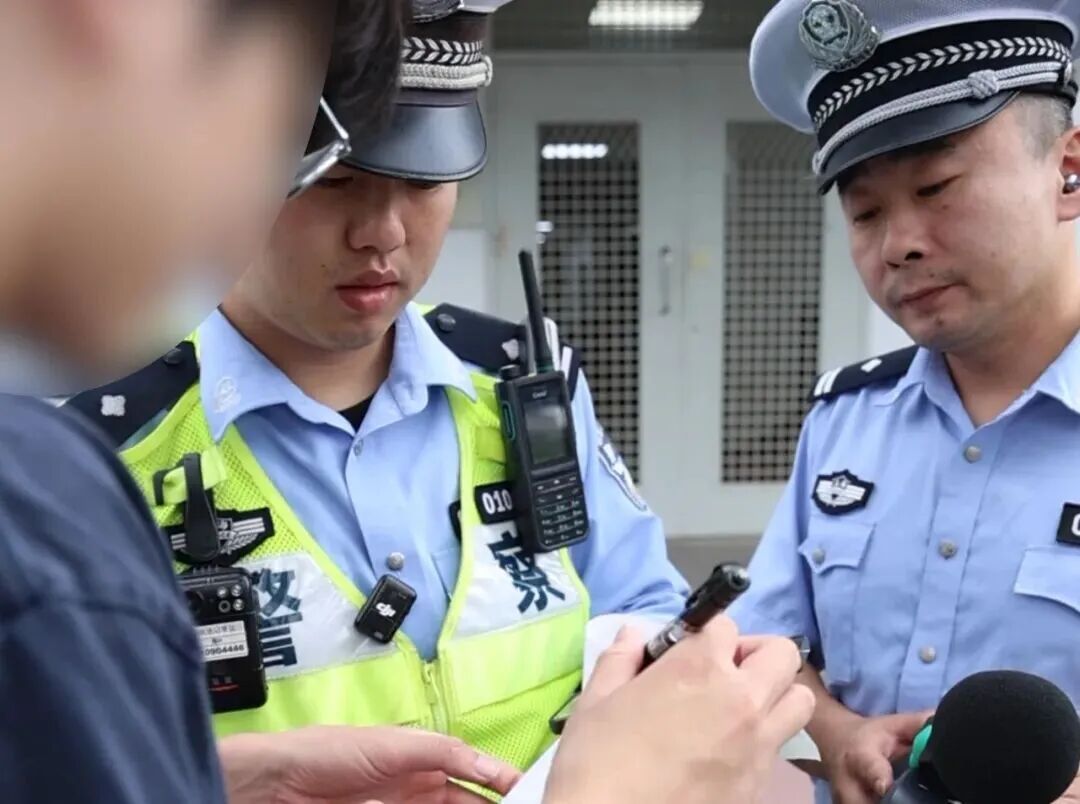 高考英语考场外“炸街”扰民,分贝高达102!上海警方:驾驶员训诫,扣留机动车 高考英语考场外“炸街”扰民,分贝高达102!上海警方:驾驶员训诫,扣留机动车