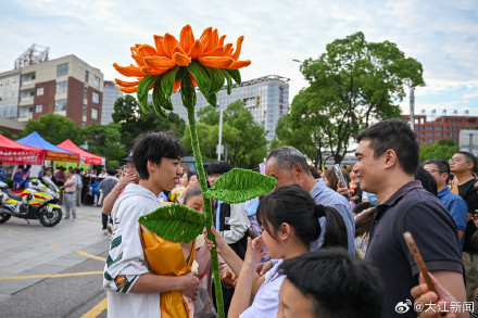 2026年普通高考顺利结束 2026年普通高考顺利结束