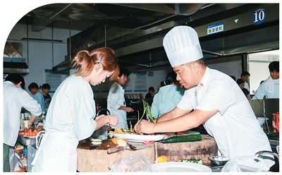 烧烤学院、酸汤学院、辣子鸡学院等频登热搜,美食学院怎么样 烧烤学院、酸汤学院、辣子鸡学院等频登热搜,美食学院怎么样