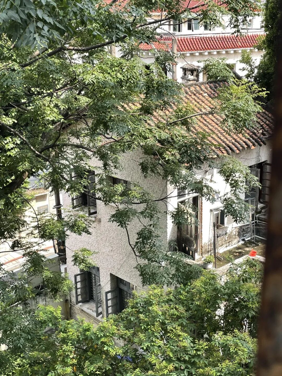 广州明园一华侨房屋被看管人霸占,七旬产权委托人盼收回房屋,打造纪念馆;看管人:我有委托书,干嘛要走;律师:现居住人已构成无权占有 广州明园一华侨房屋被看管人霸占,七旬产权委托人盼收回房屋,打造纪念馆;看管人:我有委托书,干嘛要走;律师:现居住人已构成无权占有