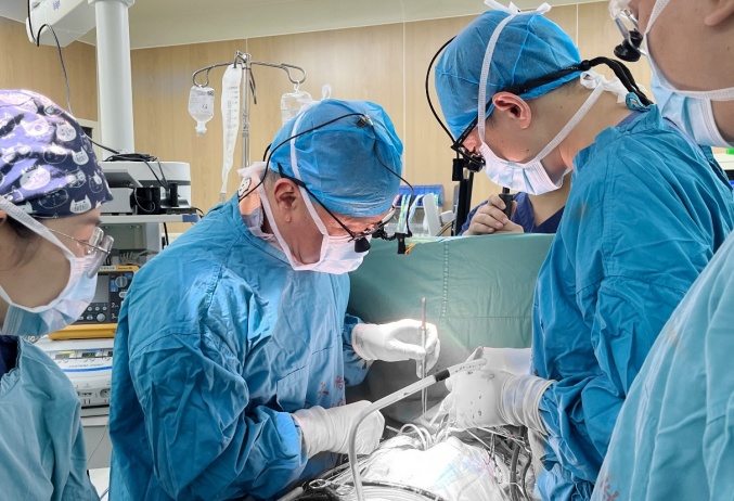 江苏首例!医生自制“心脏新瓣膜” 为12岁先心病少年重启人生 江苏首例!医生自制“心脏新瓣膜” 为12岁先心病少年重启人生