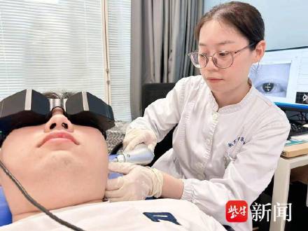 男子眩晕后按AI手法复位头更晕了