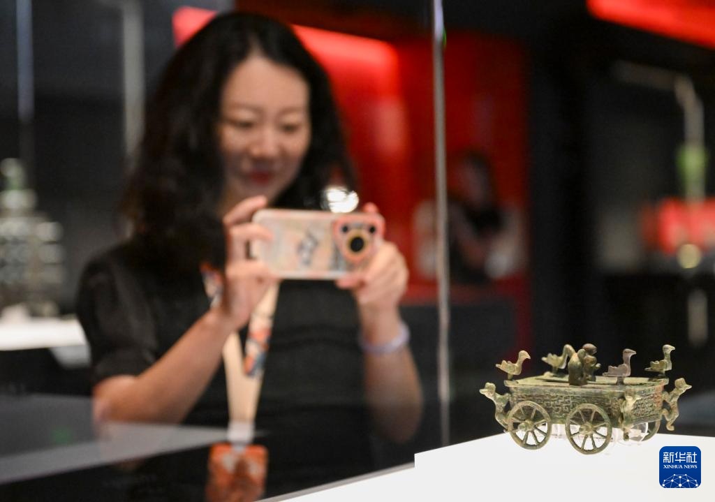 “肇兴中国：秦·大一统之路文物考古特展”在上海博物馆东馆启幕