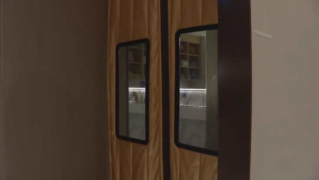 “我被看光了！” 女子在浴室洗澡遇男子闯入，索赔2万