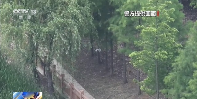无人机全程追踪 上海警方打掉电诈“埋包转赃”团伙 无人机全程追踪 上海警方打掉电诈“埋包转赃”团伙