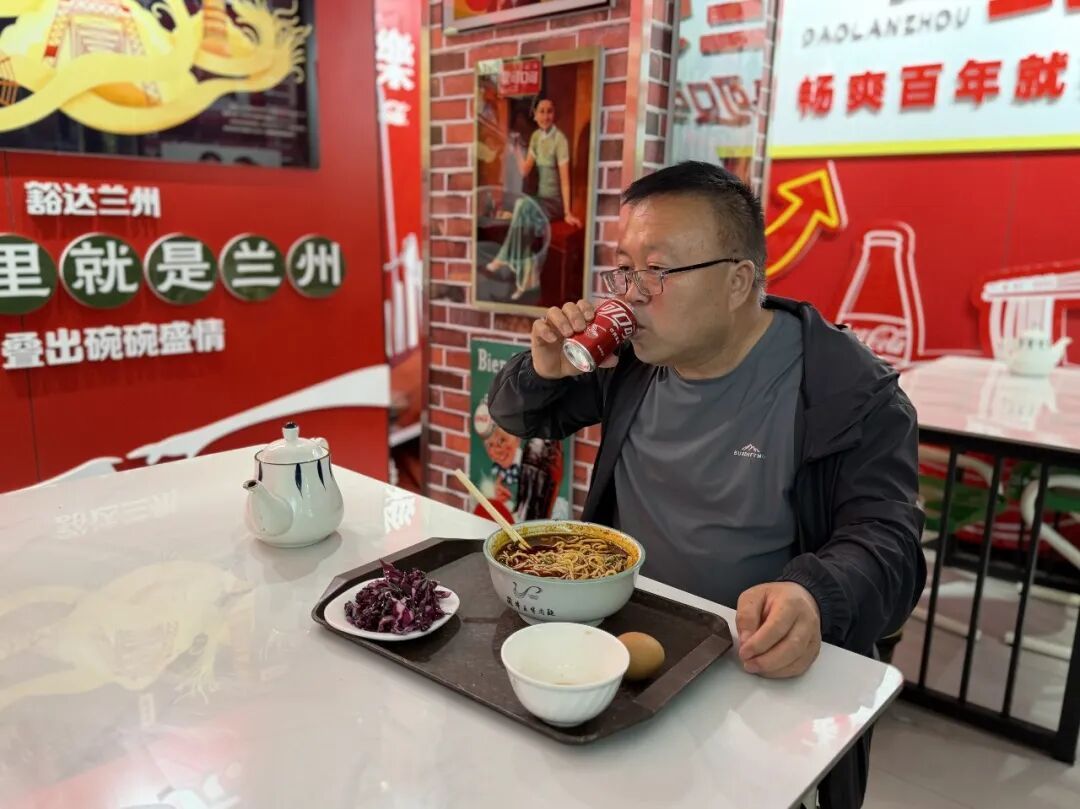 坚守本味不改 花样创意频出!兰州牛肉拉面解锁多元吃法焕新出圈 坚守本味不改 花样创意频出!兰州牛肉拉面解锁多元吃法焕新出圈