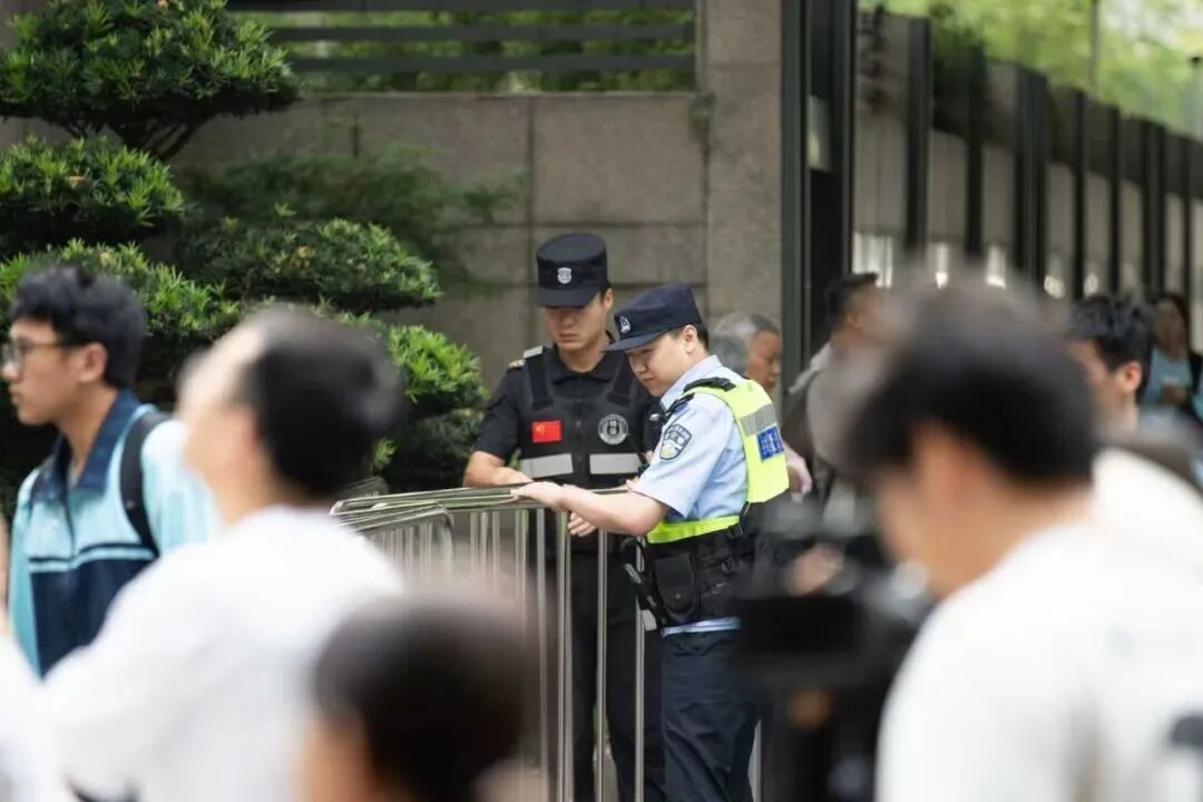全国Ⅰ卷高考作文,民警这样写→ 全国Ⅰ卷高考作文,民警这样写→