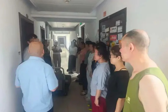 仅离开15分钟!80元网购电饭煲突然喷火,家里做饭的都要看 仅离开15分钟!80元网购电饭煲突然喷火,家里做饭的都要看