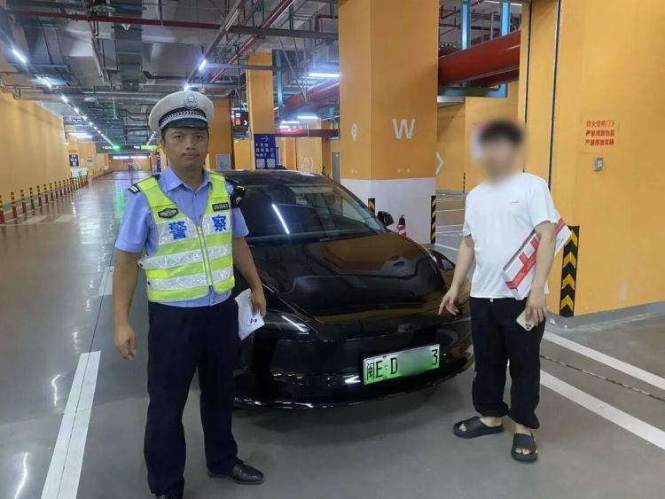 开自己的车,套自己的牌?这个“大聪明”被扣12分罚10000元! 开自己的车,套自己的牌?这个“大聪明”被扣12分罚10000元!