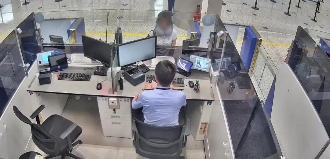 杭州一女大学生只身赴柬埔寨“追爱”,交往10个月却不知男友叫什么!民警当场劝返 杭州一女大学生只身赴柬埔寨“追爱”,交往10个月却不知男友叫什么!民警当场劝返