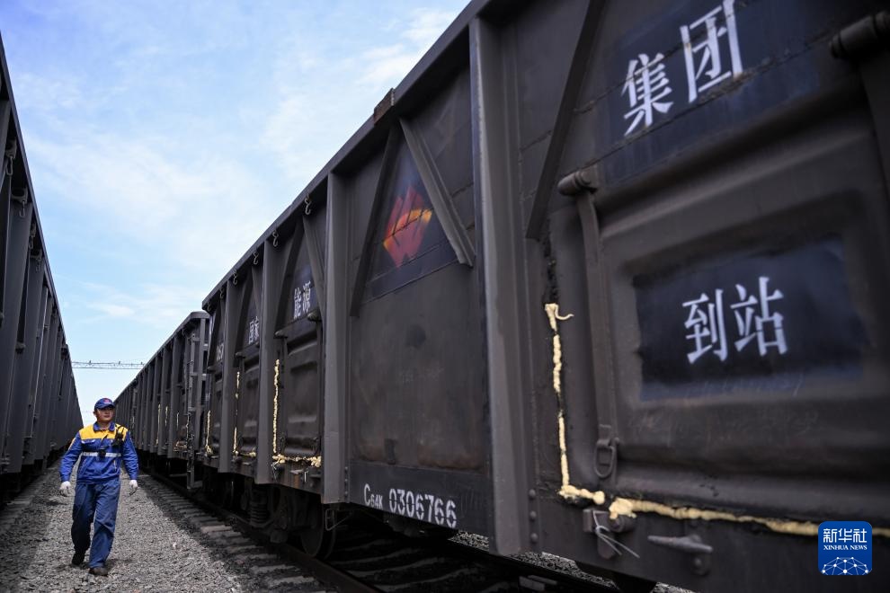 甘泉铁路今年累计发运量超800万吨 甘泉铁路今年累计发运量超800万吨
