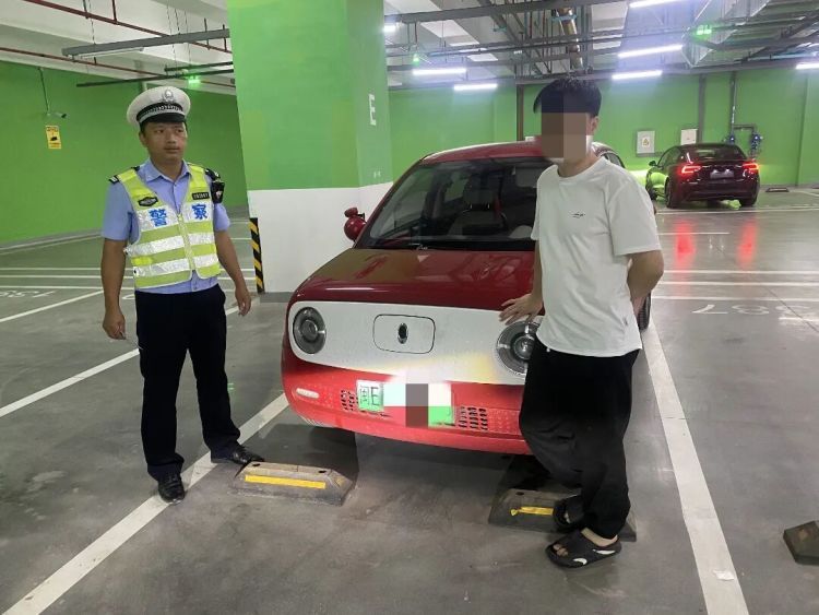 开自己的车,套自己的牌?这个“大聪明”被扣12分罚10000元! 开自己的车,套自己的牌?这个“大聪明”被扣12分罚10000元!