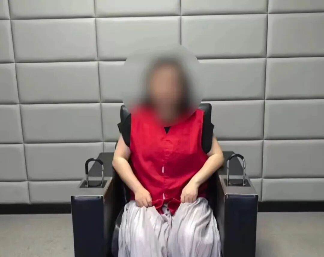 公安部网安局辟谣“一孤女模拟考648分,却遭亲舅舅烧书阻止参加高考” 公安部网安局辟谣“一孤女模拟考648分,却遭亲舅舅烧书阻止参加高考”