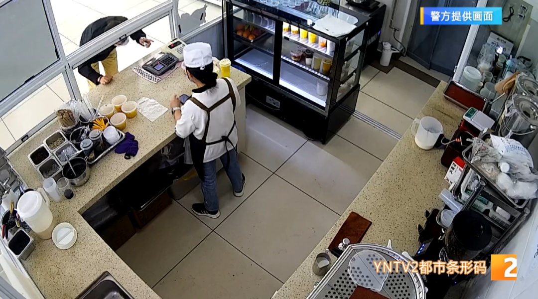 离谱！饭卡充值200元，一年多竟刷了18000多元，昆明一男子复制伪造医院饭卡被抓