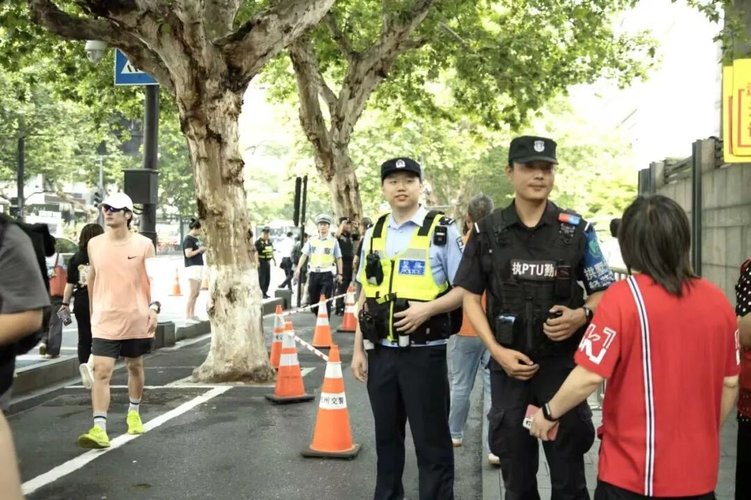 全国Ⅰ卷高考作文,民警这样写→ 全国Ⅰ卷高考作文,民警这样写→