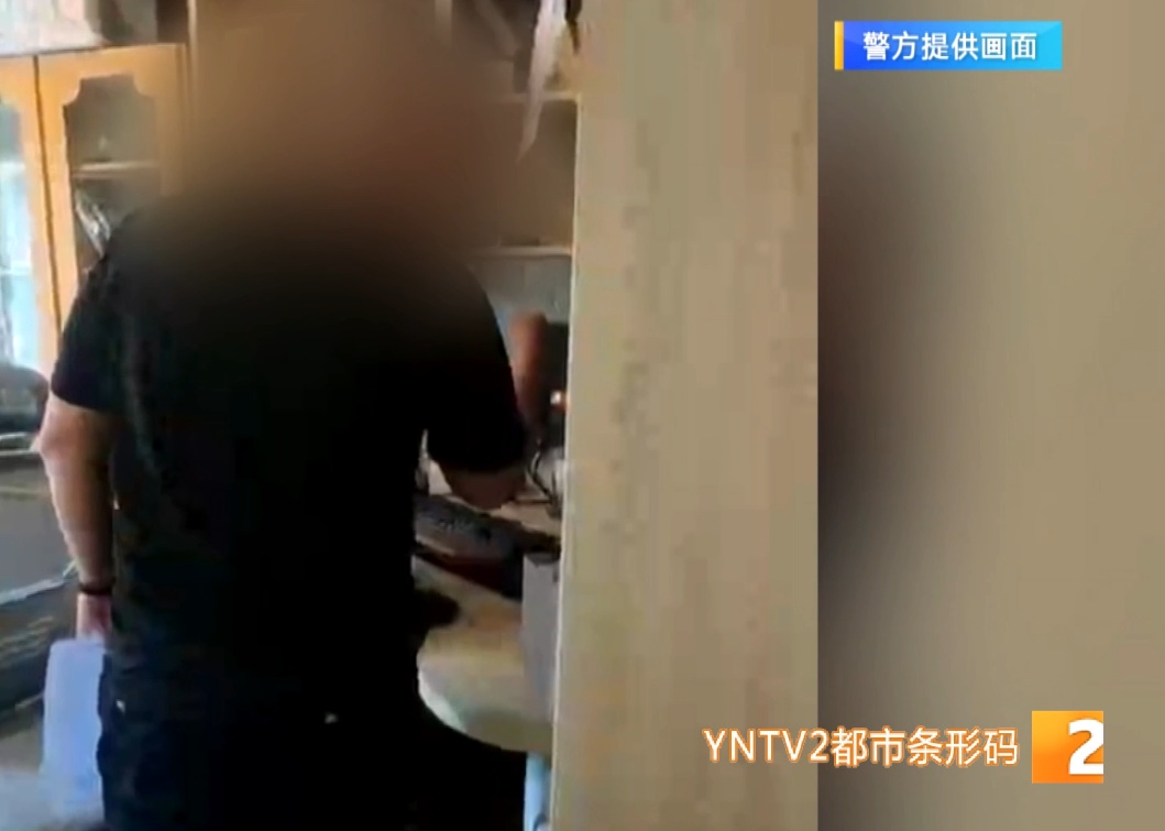 离谱！饭卡充值200元，一年多竟刷了18000多元，昆明一男子复制伪造医院饭卡被抓