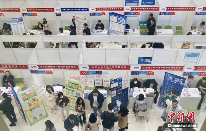研究报告:AI时代这些人才需求旺盛 研究报告:AI时代这些人才需求旺盛