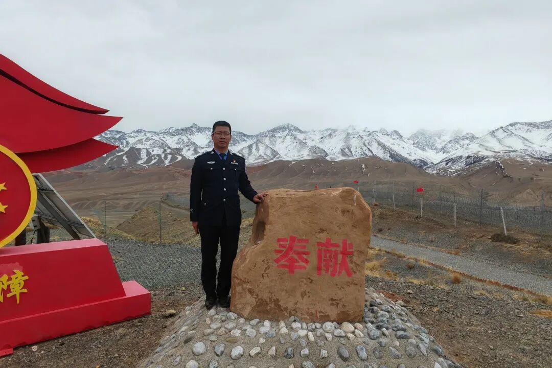 “爸爸,你的手什么时候才能好呀?”听到这话,他几度哽咽失语 “爸爸,你的手什么时候才能好呀?”听到这话,他几度哽咽失语