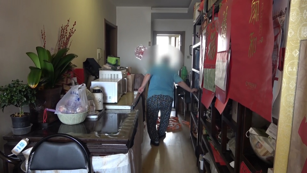 假借敬老之名行诈骗 警惕新型上门养老骗局