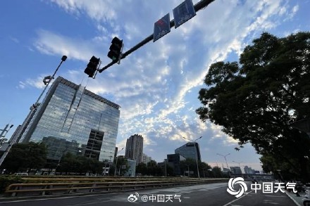 北京今天傍晚至明天将有明显雷阵雨 雷雨时阵风七级以上 北京今天傍晚至明天将有明显雷阵雨 雷雨时阵风七级以上