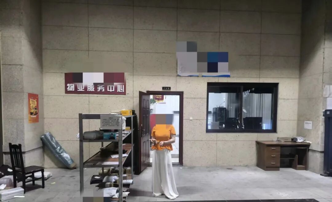 取快递时陌生人提醒“你还有一个快递没拿”,女子趁机偷10多件快递回家 取快递时陌生人提醒“你还有一个快递没拿”,女子趁机偷10多件快递回家