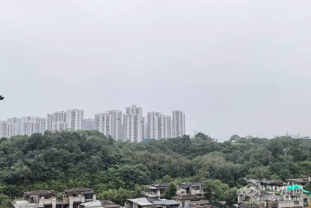 出门别忘了带伞！今日重庆大部地区阴天有阵雨，最高气温28℃