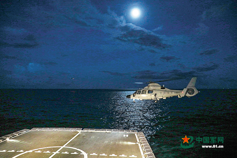 海军航空兵某团开展下半夜飞行训练 海军航空兵某团开展下半夜飞行训练