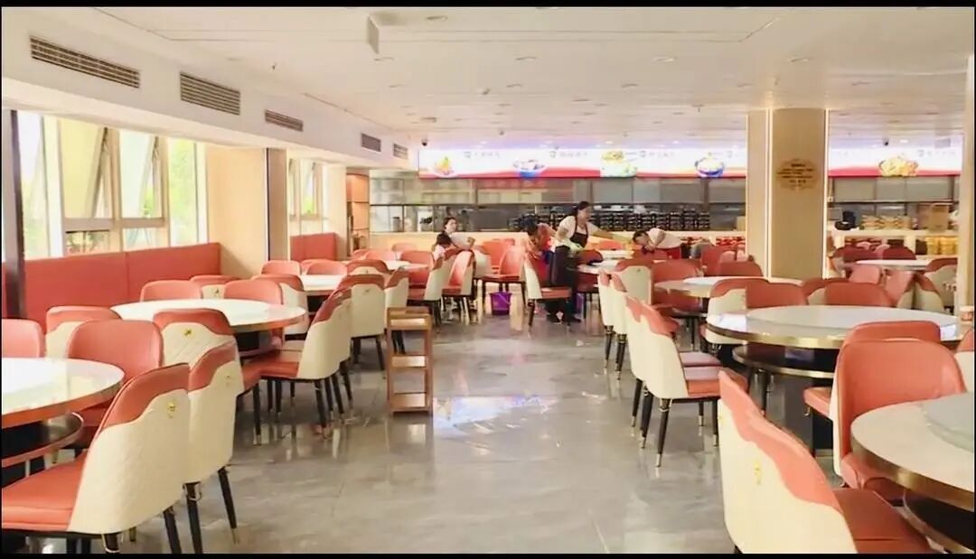 店铺装修500把新椅子被附近居民一小时搬空？四川遂宁警方回应
