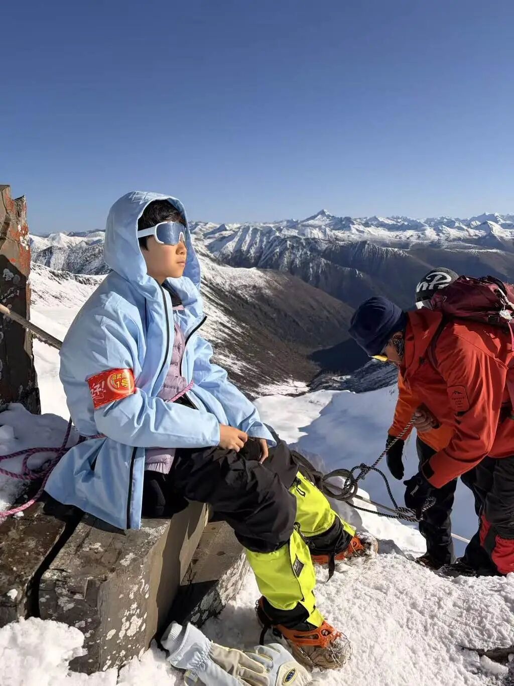 河北12岁少年独自一人跨越千里到成都,成功登顶5018米雪山,两个月后将继续挑战6000多米的玉珠峰 河北12岁少年独自一人跨越千里到成都,成功登顶5018米雪山,两个月后将继续挑战6000多米的玉珠峰
