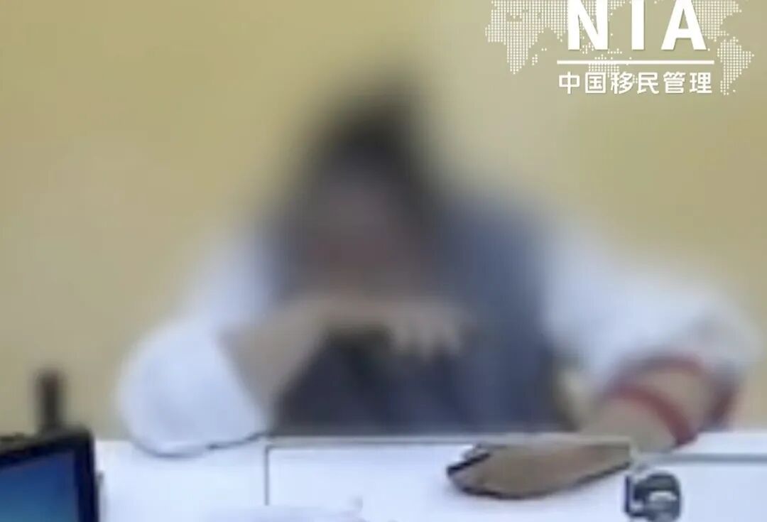 "我丈夫去世了!"上海一女子拿出死亡证明,一开口忍不住哽咽!下一幕全网动容… "我丈夫去世了!"上海一女子拿出死亡证明,一开口忍不住哽咽!下一幕全网动容…