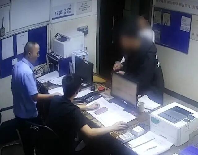 彩票店账户突遭冻结!有人拿诈骗资金大量购买彩票寄往外地 彩票店账户突遭冻结!有人拿诈骗资金大量购买彩票寄往外地