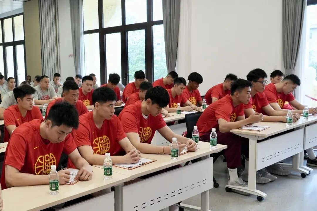 中国男篮队长调整 中国男篮队长调整