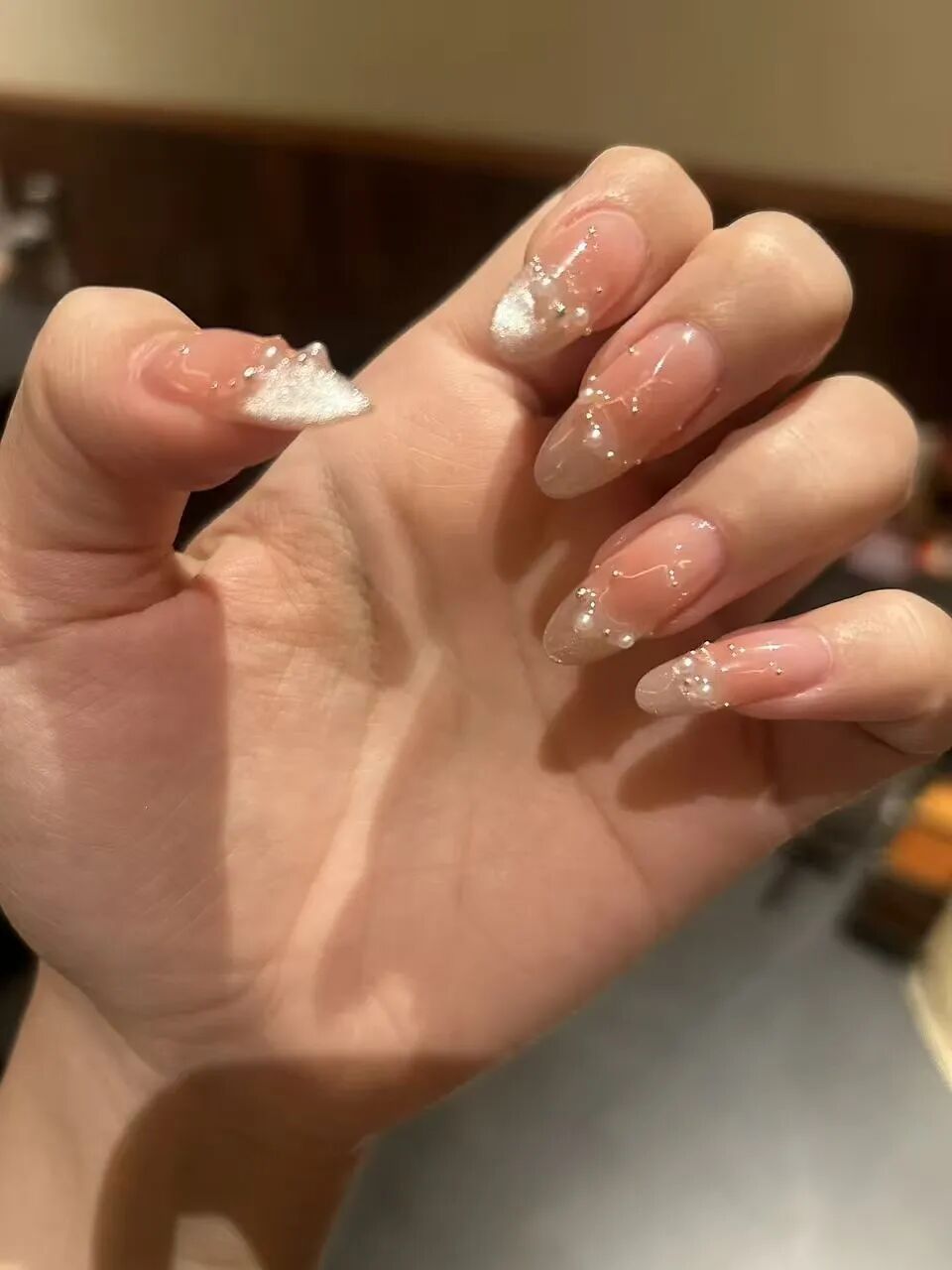 女子做家务时突然一阵钻心疼,指甲直接断裂渗血! 女子做家务时突然一阵钻心疼,指甲直接断裂渗血!
