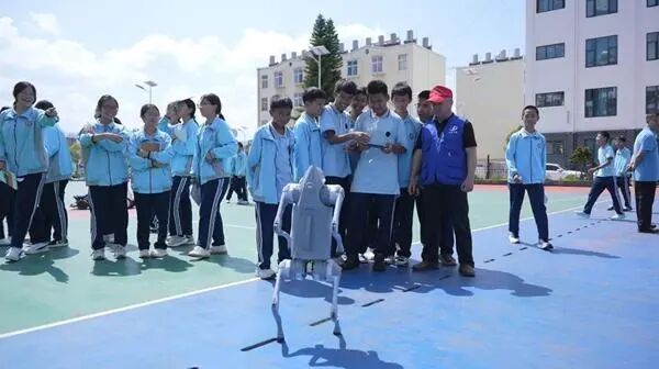 在大理上一堂“流动科学课” 在大理上一堂“流动科学课”