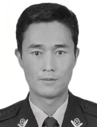 特警大队大队长赵虎，在执行工作任务过程中不幸因公牺牲，年仅44岁……