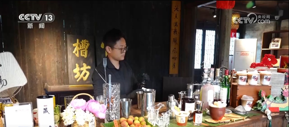 赛龙舟、挂艾草、品美食，仪式感满满！N种方式“解锁”端午民俗