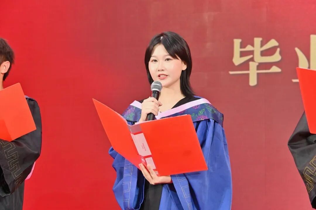 入学前查出肺癌晚期,湖南女孩毕业典礼发言感动全网 入学前查出肺癌晚期,湖南女孩毕业典礼发言感动全网
