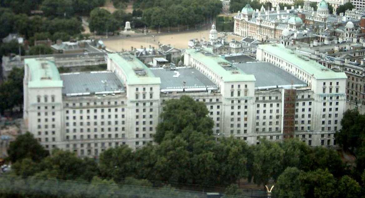 英国称拦截一艘俄“影子舰队”油轮 英国称拦截一艘俄“影子舰队”油轮