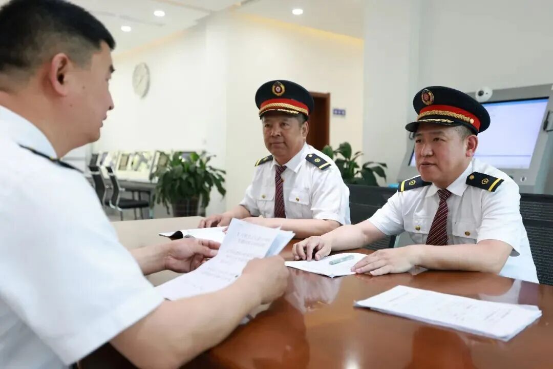 实力超强!考取动车组司机的“驾照”,要经历什么? 实力超强!考取动车组司机的“驾照”,要经历什么?