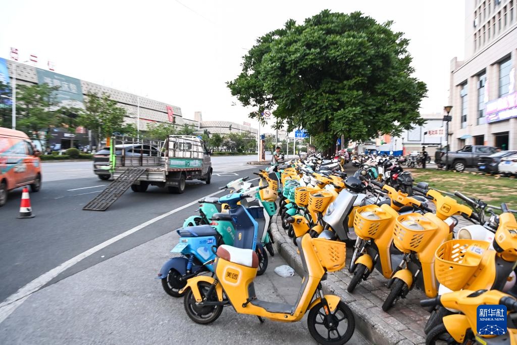 “价格刺客”、乱停乱放……共享单车乱象何解? “价格刺客”、乱停乱放……共享单车乱象何解?