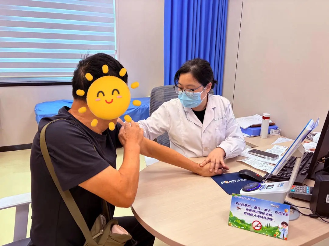 每到凌晨,浙江男子就浑身发痒难耐,开灯一看,床板缝隙里密密麻麻全是床虱! 每到凌晨,浙江男子就浑身发痒难耐,开灯一看,床板缝隙里密密麻麻全是床虱!