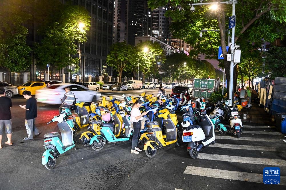 “价格刺客”、乱停乱放……共享单车乱象何解? “价格刺客”、乱停乱放……共享单车乱象何解?