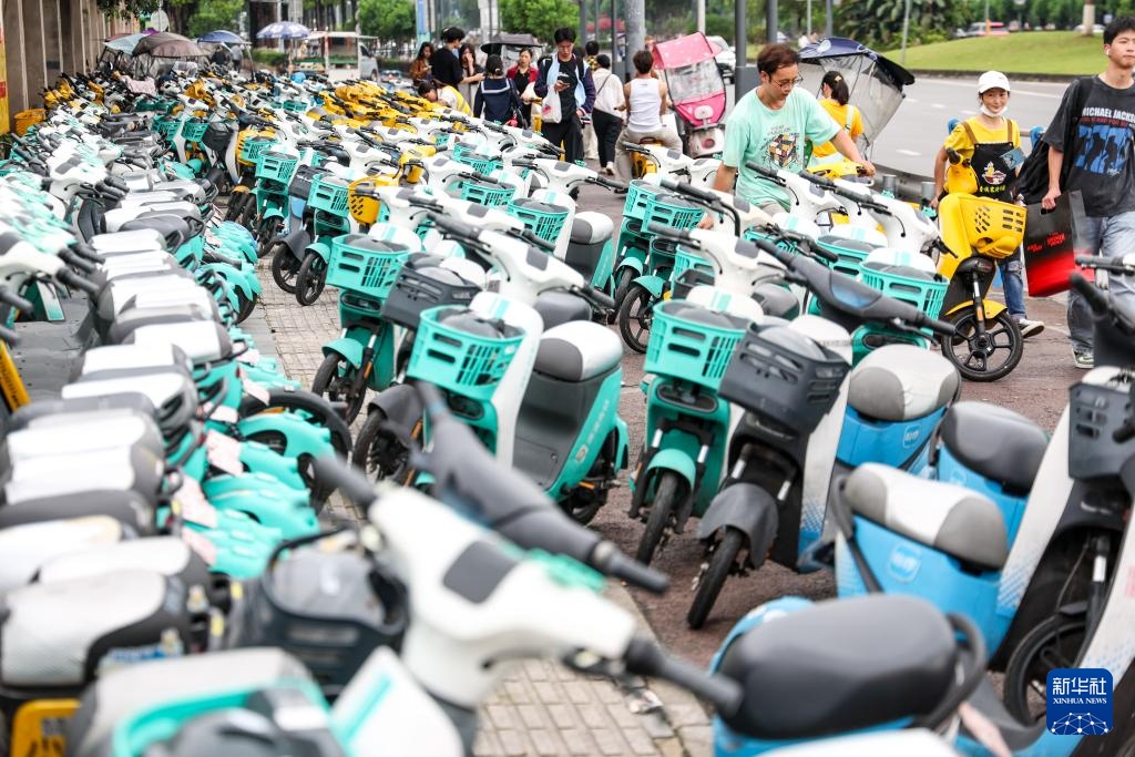 “价格刺客”、乱停乱放……共享单车乱象何解? “价格刺客”、乱停乱放……共享单车乱象何解?